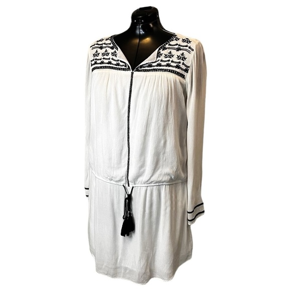 Gap Long Sleeve Embroidered Dress with Waist Tassel in White & Navy - Picture 2 of 12